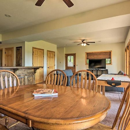 Spacious Log Cabin With Fire Pit And Game Room! 유레카 스프링스 외부 사진