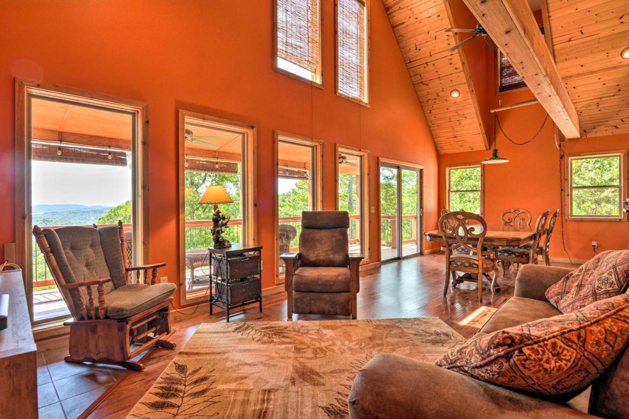 Spacious Log Cabin With Fire Pit And Game Room! 유레카 스프링스 외부 사진