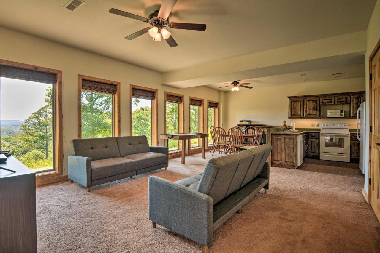 Spacious Log Cabin With Fire Pit And Game Room! 유레카 스프링스 외부 사진