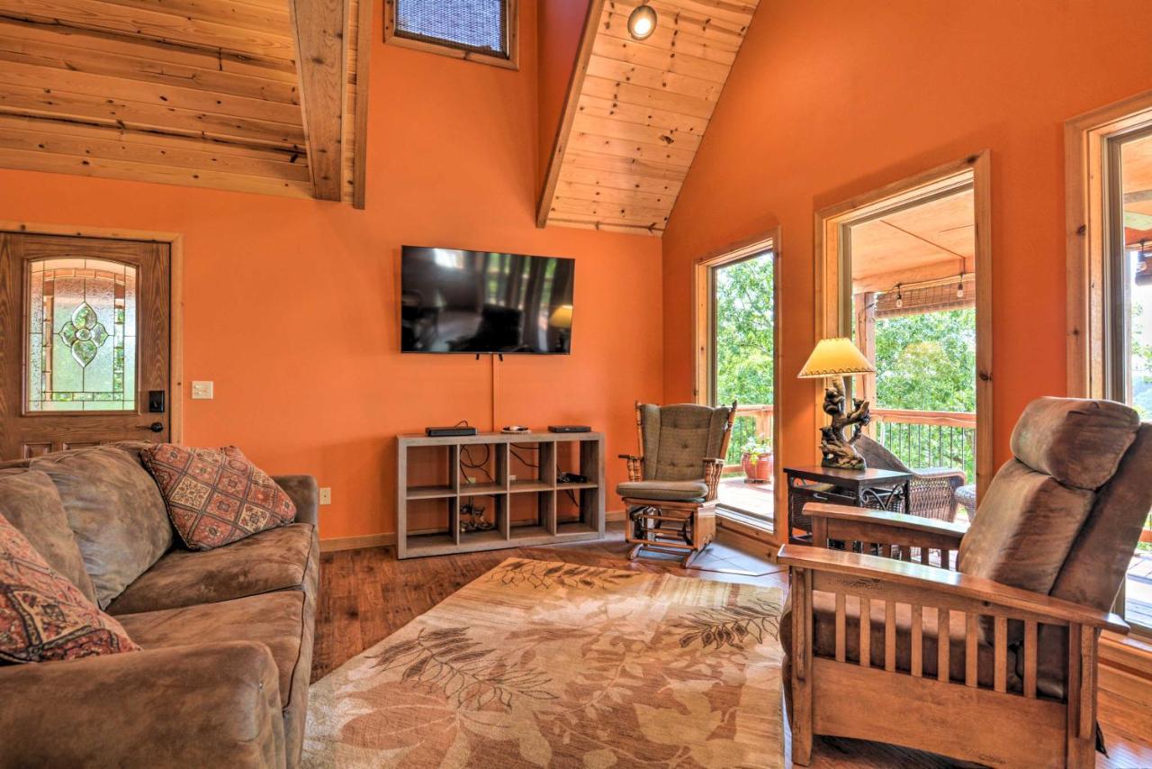 Spacious Log Cabin With Fire Pit And Game Room! 유레카 스프링스 외부 사진