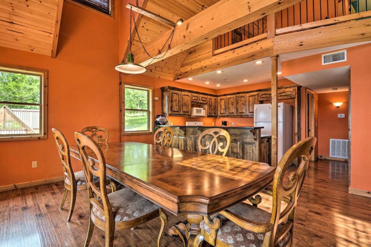 Spacious Log Cabin With Fire Pit And Game Room! 유레카 스프링스 외부 사진