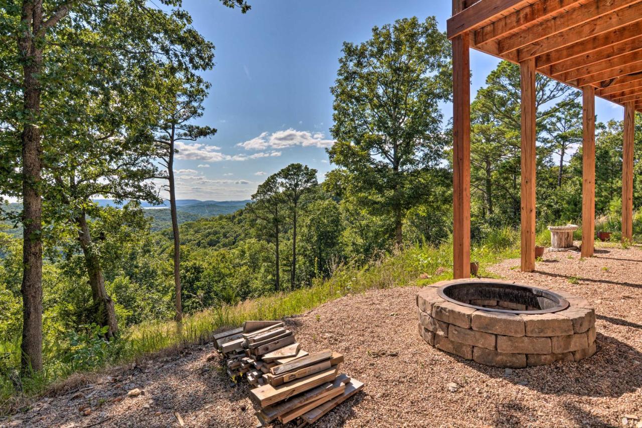Spacious Log Cabin With Fire Pit And Game Room! 유레카 스프링스 외부 사진